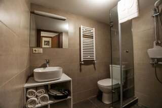 Отель Tea For Two Hotel Тбилиси Номер Делюкс-5